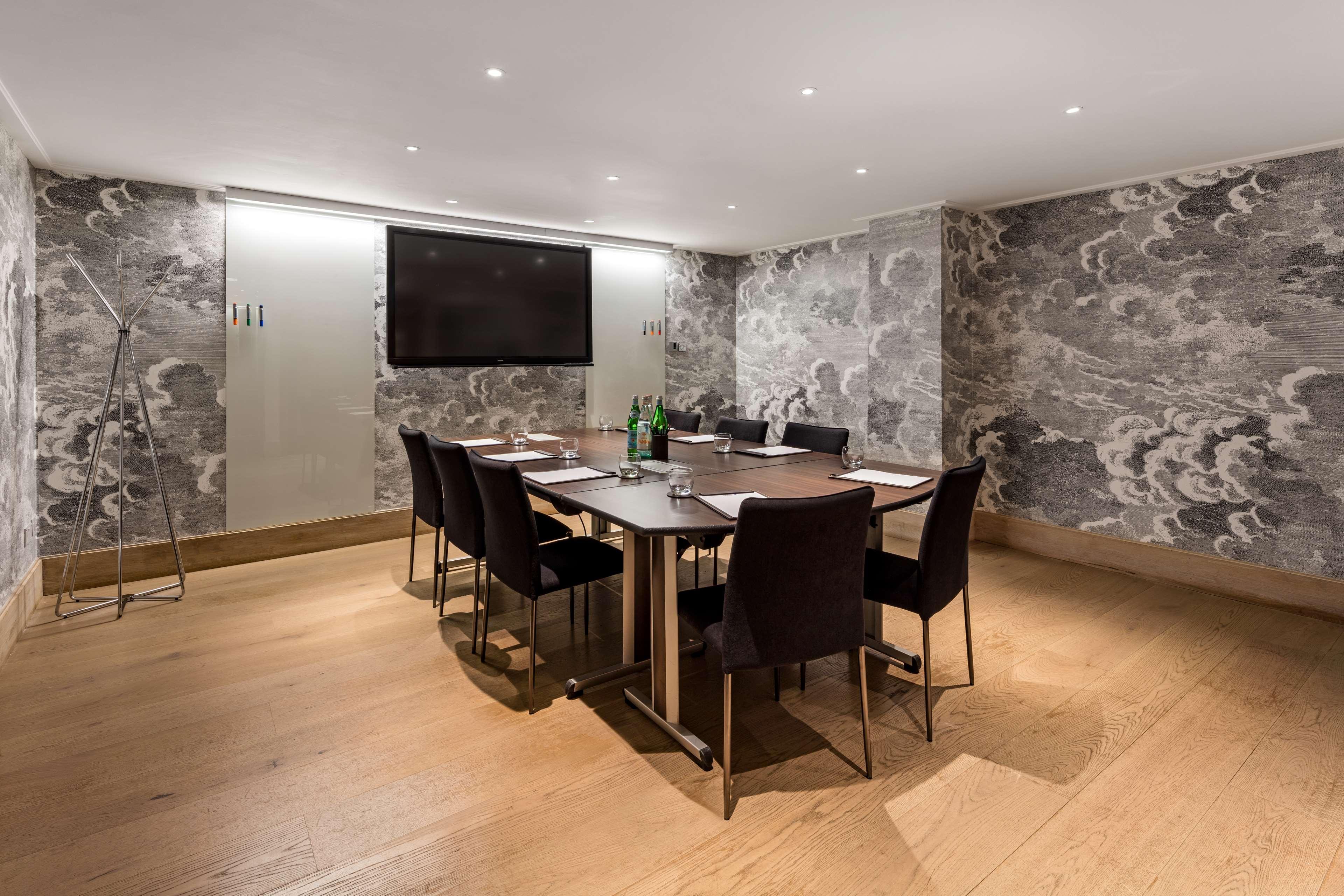 Radisson Blu Hotel, Leicester Square Hotel 5*